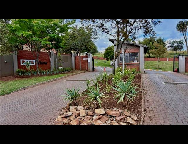 3 BEDROOM TOWNHOUSE FOR SALE IN EQUESTRIA